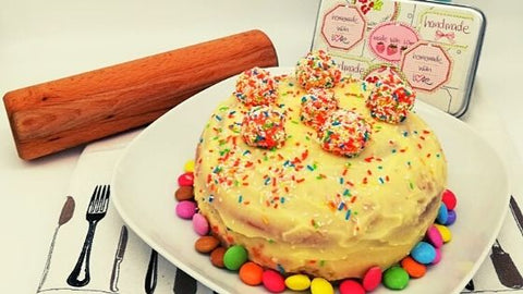 Smarties Pinata Cake - Chocolate & More Delights